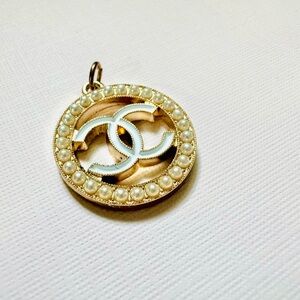 CHANEL Gold White Pearl Round Pendant, Charm with Iconic CC logo, Pendant
